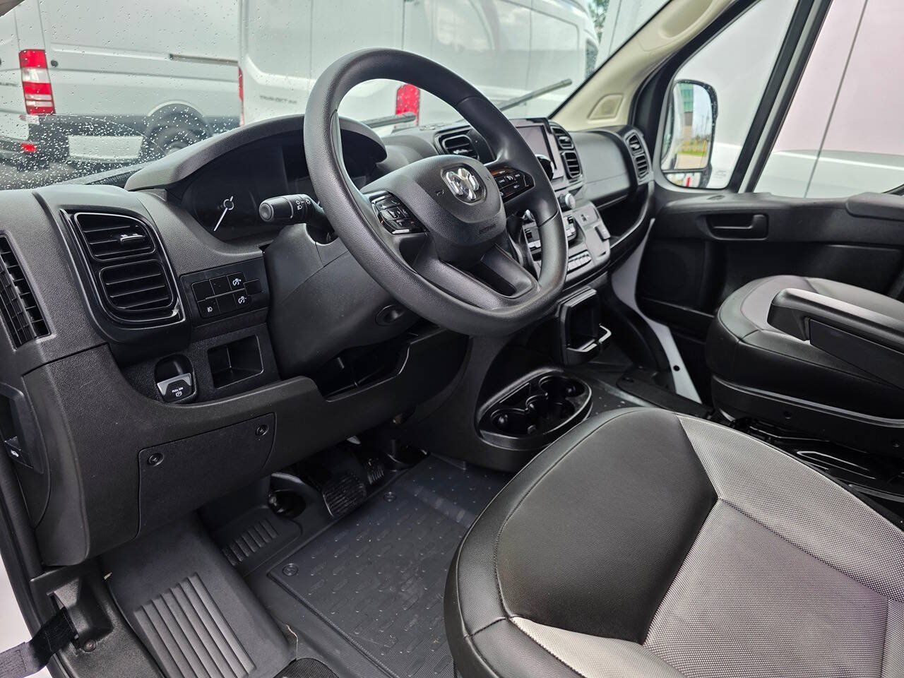 Used 2024 RAM ProMaster 2500 w/ Convenience Group FWD image 16