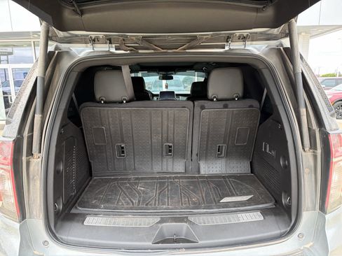 Used 2024 Chevrolet Tahoe Z71 w/ Luxury Package AWD/4WD image 12