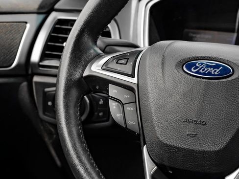 Used 2016 Ford Fusion SE FWD image 22
