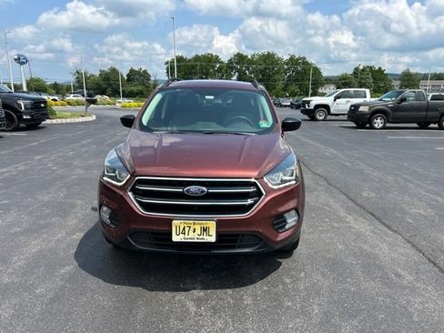 Used 2018 Ford Escape SE w/ SE Sport Appearance Package AWD/4WD image 3