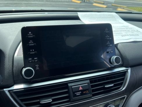 Used 2018 Honda Accord Touring image 23
