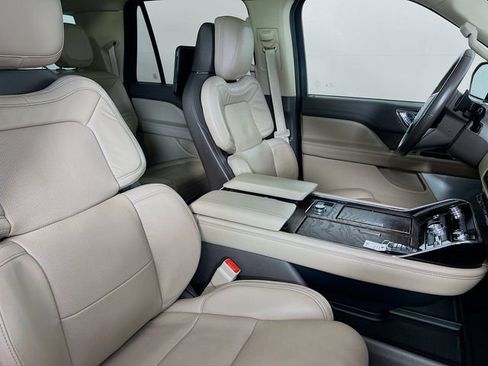 Used 2022 Lincoln Navigator L Reserve image 32