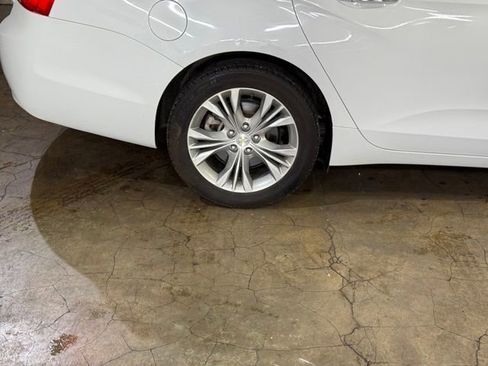 Used 2015 Chevrolet Impala LT w/ Convenience Package FWD image 5
