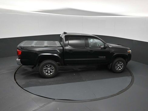 Used 2019 Toyota Tacoma SR5 AWD/4WD image 17