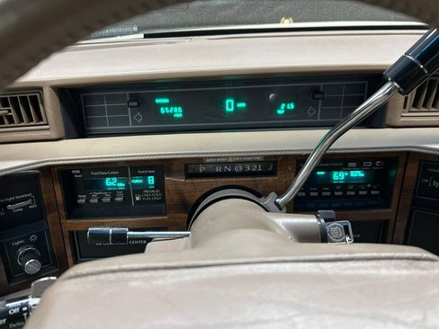Used 1991 Cadillac De Ville Sedan FWD image 15