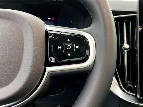 New 2026 Volvo XC90 B5 Plus image 23