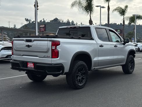 Used 2022 Chevrolet Silverado 1500 ZR2 w/ Technology Package image 12