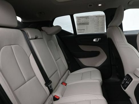 New 2026 Volvo XC40 B5 Plus w/ Protection Package Premier AWD/4WD image 31