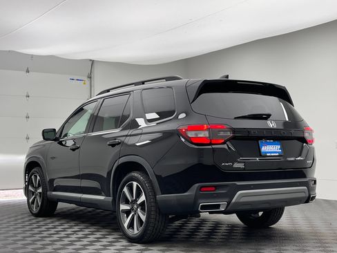 Used 2023 Honda Pilot Elite image 13
