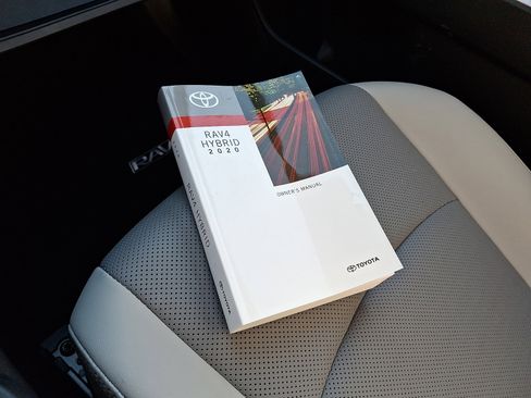 Used 2020 Toyota RAV4 Limited image 27