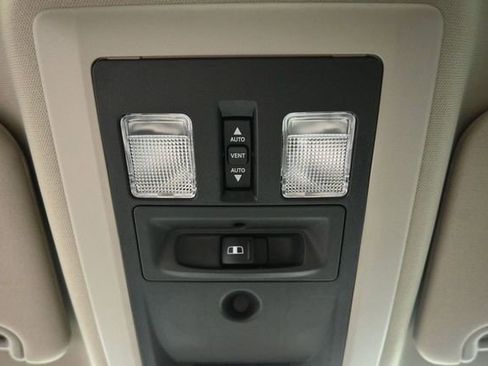 Used 2021 RAM 1500 Classic SLT w/ Electronics Convenience Group AWD/4WD image 34