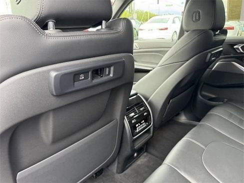 Used 2022 BMW X5 xDrive40i w/ Premium Package AWD/4WD image 13