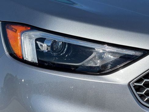 Used 2023 Ford Edge SEL image 9