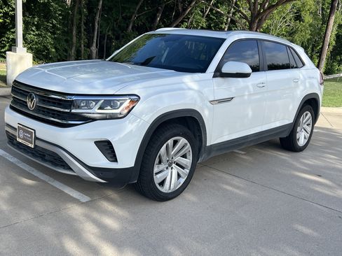 Used 2023 Volkswagen Atlas Cross Sport SE w/ Panoramic Sunroof Package FWD image 5