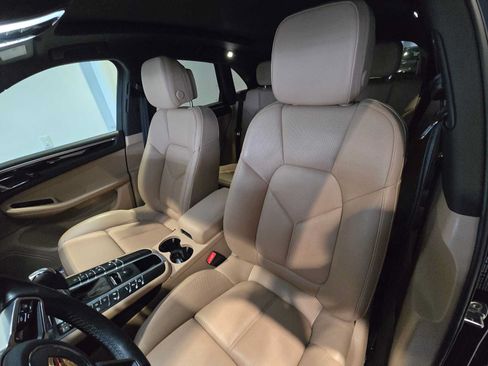 Used 2021 Porsche Macan S AWD/4WD image 5