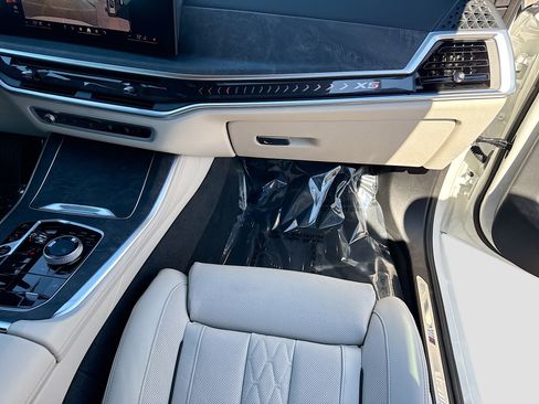 New 2026 BMW X5 xDrive50e w/ Executive Package image 19