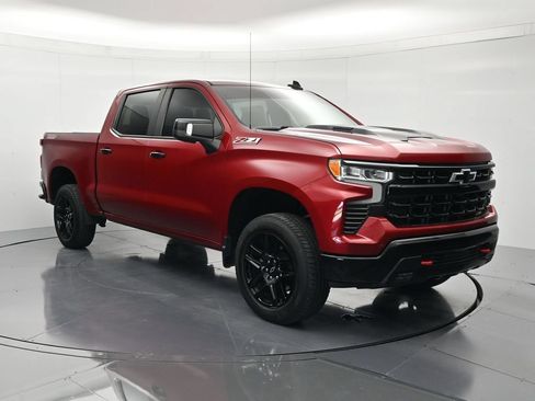 Used 2022 Chevrolet Silverado 1500 LT Trail Boss w/ LT Trail Boss Premium Package AWD/4WD image 3