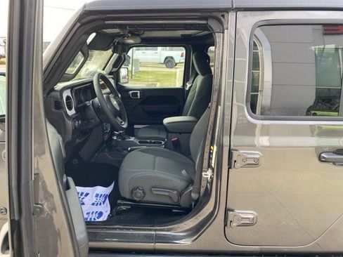 New 2026 Jeep Gladiator Willys AWD/4WD image 11