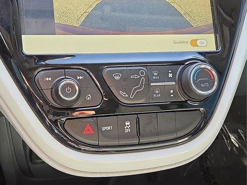 Used 2020 Chevrolet Bolt LT image 27