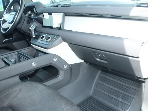 Used 2023 Land Rover Defender 110 image 23