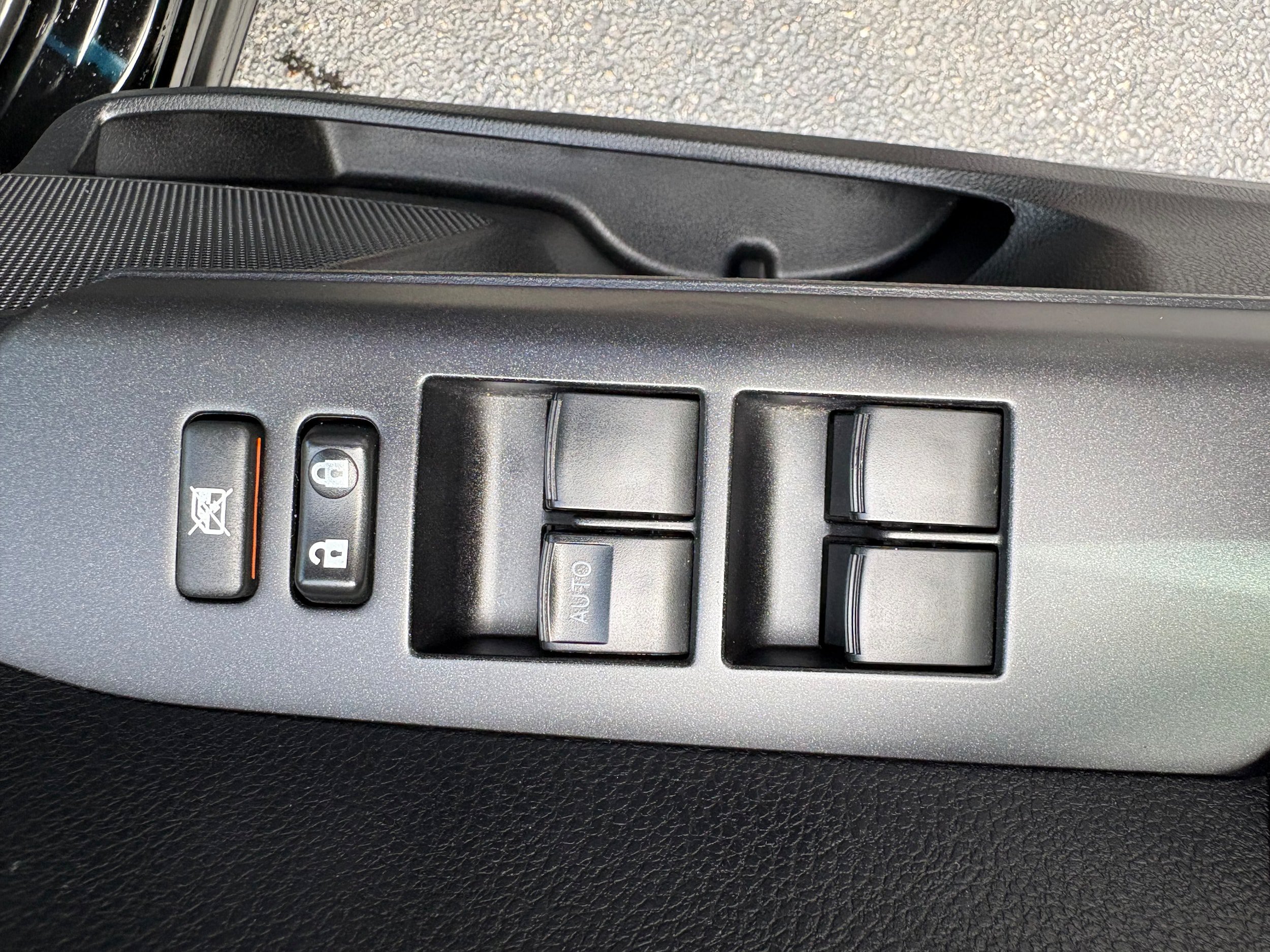 Used 2016 Toyota RAV4 LE AWD/4WD image 27