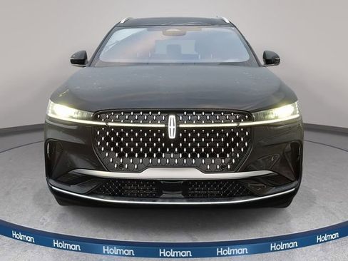 New 2026 Lincoln Nautilus Reserve image 2