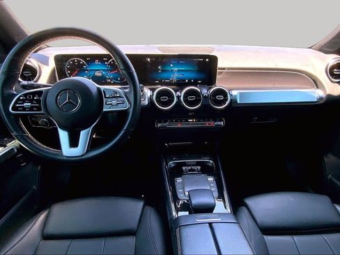 Used 2021 Mercedes-Benz GLB 250 4MATIC image 15