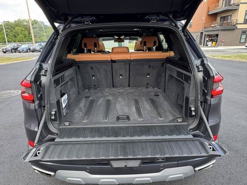 Used 2019 BMW X5 xDrive50i w/ Parking Assistance Package AWD/4WD image 14