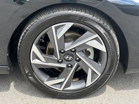 Certified 2024 Hyundai Elantra SEL w/ Convenience Package FWD image 9