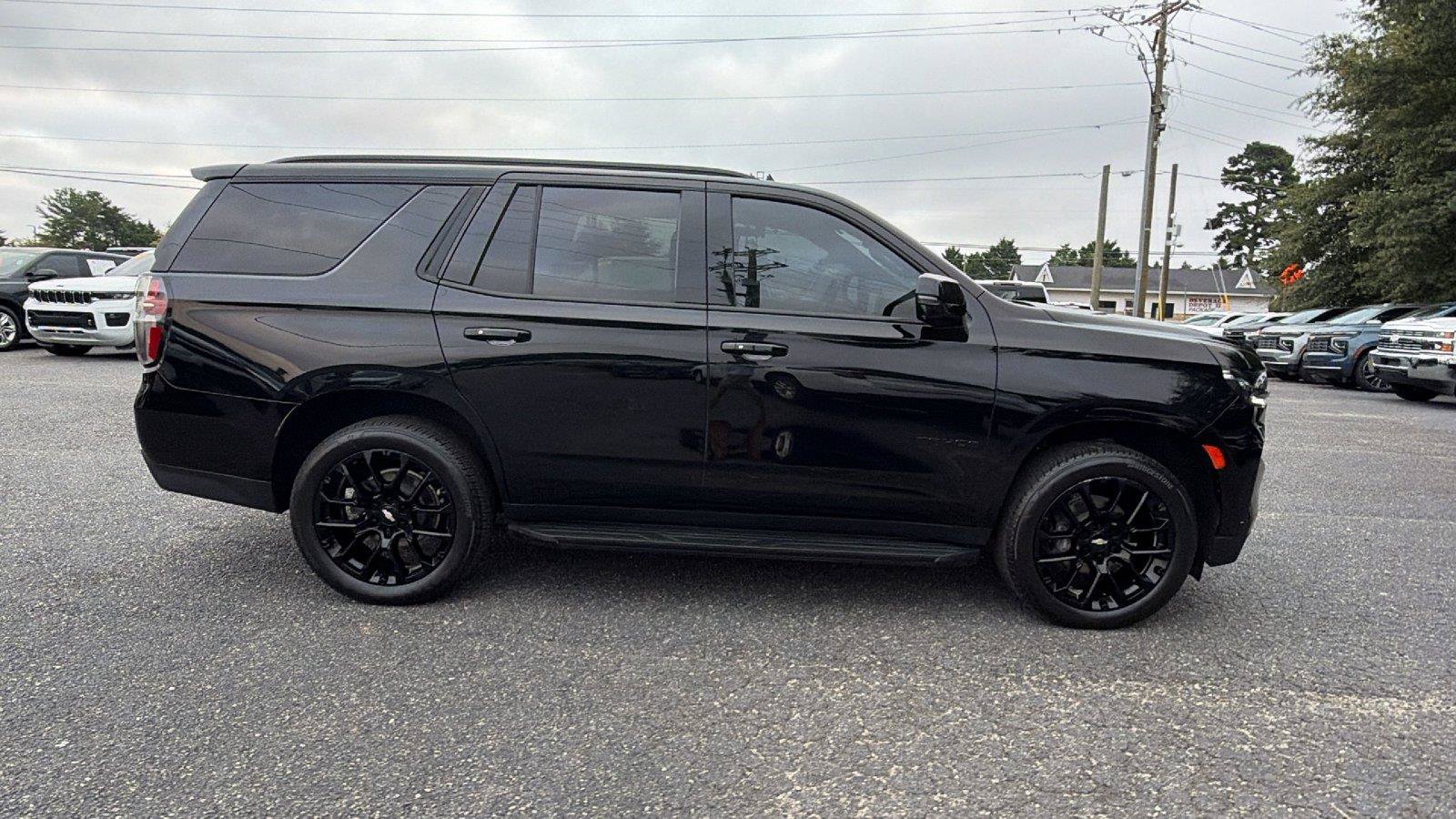 Used 2022 Chevrolet Tahoe RST w/ Luxury Package AWD/4WD image 8