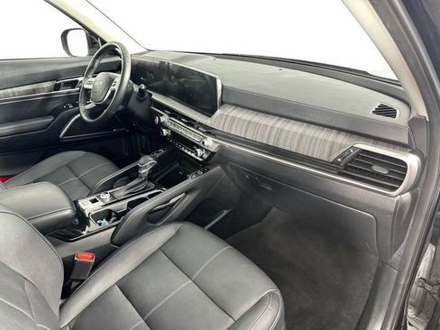 Used 2023 Kia Telluride EX w/ EX Captain's Chair Package AWD/4WD image 31