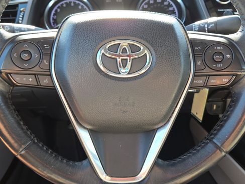 Used 2019 Toyota Camry SE FWD image 25