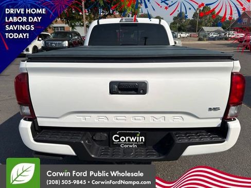 Used 2019 Toyota Tacoma TRD Sport AWD/4WD image 6