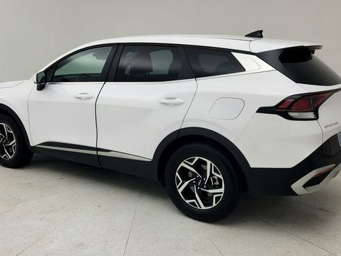 Used 2025 Kia Sportage LX image 6