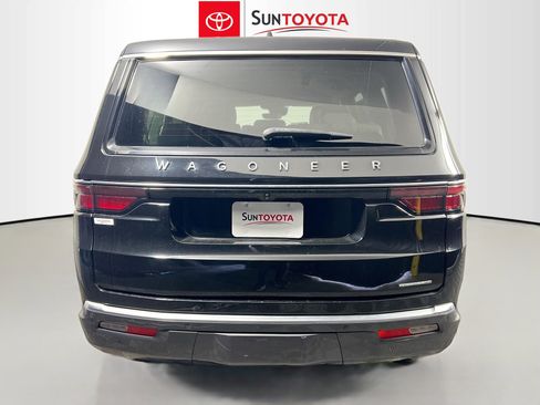 Used 2022 Jeep Wagoneer Series III w/ Convenience Group I image 4