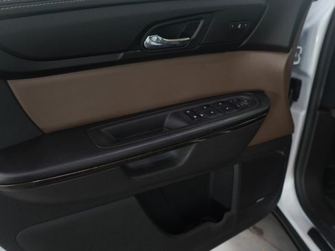 Used 2017 GMC Acadia Limited SLT image 22