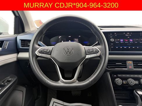 Used 2024 Volkswagen Taos SE image 12
