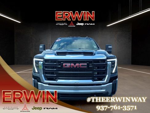 Used 2024 GMC Sierra 3500 Pro AWD/4WD image 2