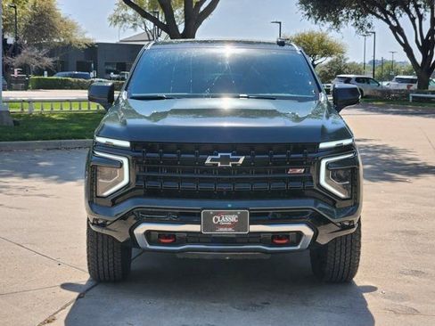 Used 2026 Chevrolet Suburban Z71 w/ Comfort Package image 10