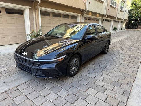 Used 2024 Hyundai Elantra SEL FWD image 25