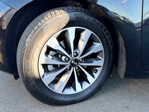 Used 2015 Kia Sedona SX FWD image 26