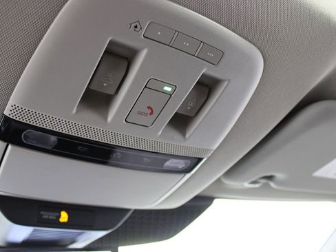 Used 2023 Nissan Ariya FWD image 11