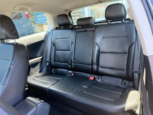 Used 2015 Volkswagen Golf S FWD image 24