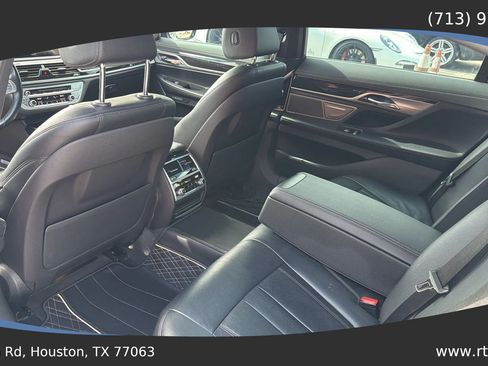 Used 2018 BMW 740i RWD image 28