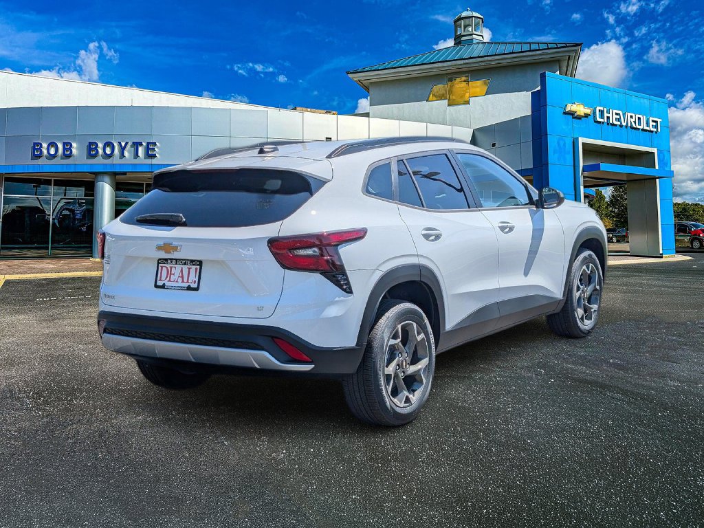 New 2026 Chevrolet Trax LT w/ LT Convenience Package FWD image 7