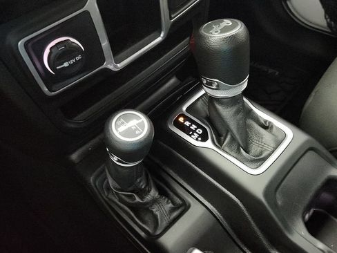 Used 2018 Jeep Wrangler Unlimited Sport AWD/4WD image 31