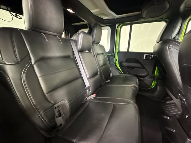 Used 2018 Jeep Wrangler Unlimited Sahara w/ Cold Weather Group AWD/4WD image 32