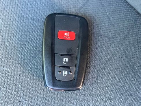 Used 2022 Toyota RAV4 XLE image 33