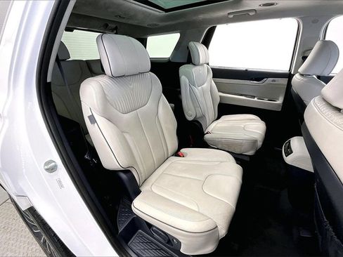 Used 2023 Hyundai Palisade Calligraphy image 28