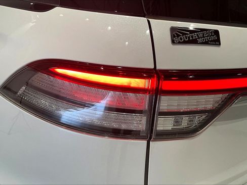 Used 2024 Lincoln Aviator Reserve w/ Equipment Group 201A AWD/4WD image 24